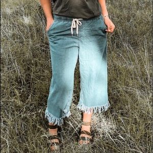 SOLD!! Frayed end tie waist jeans 💓
